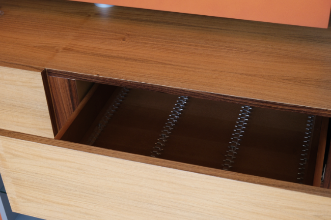 Fernsehtisch mit Beistellelementen – Bild 4