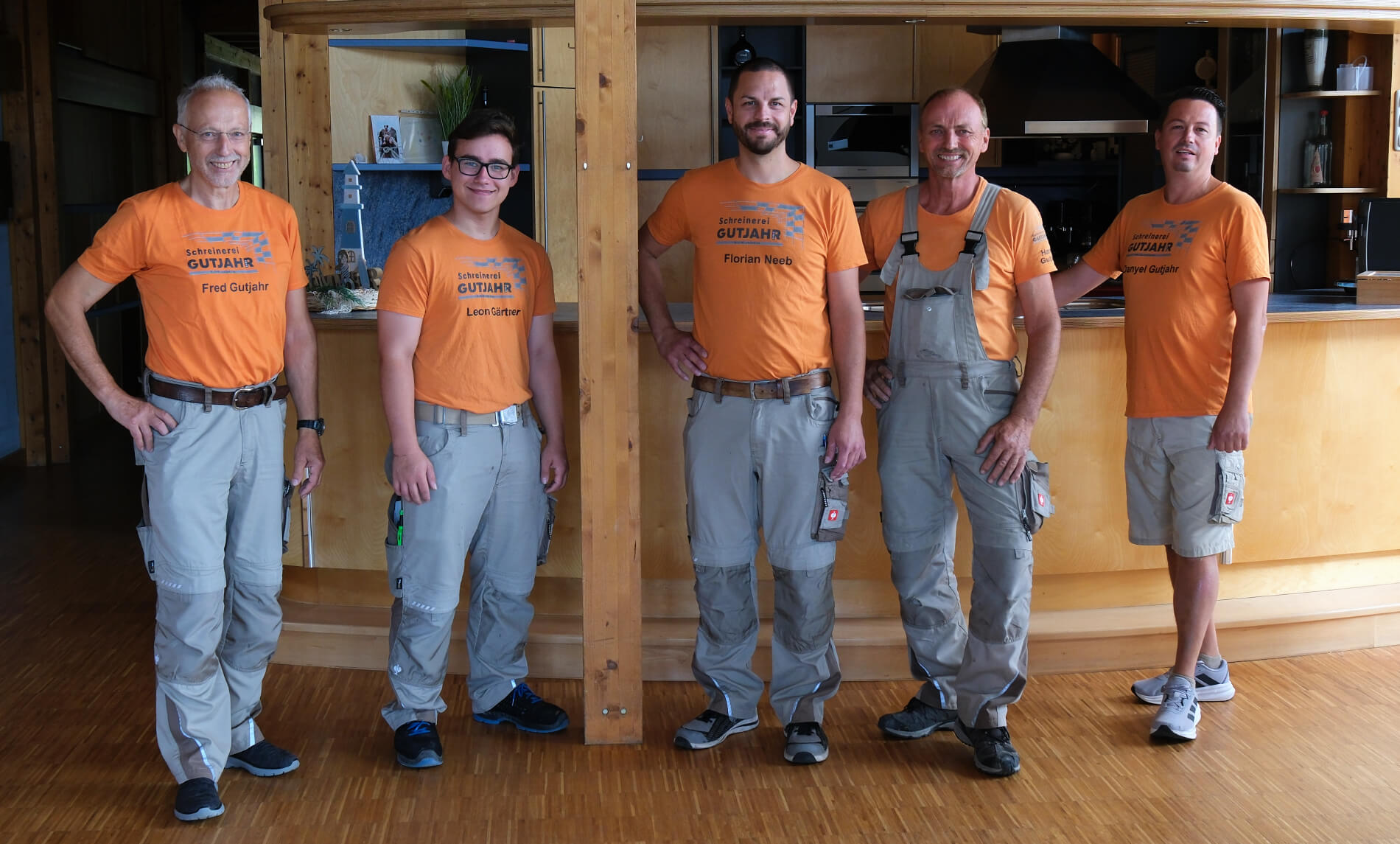 Die Mitarbeiter der Schreinerei Gutjahr stellen sich vor.
